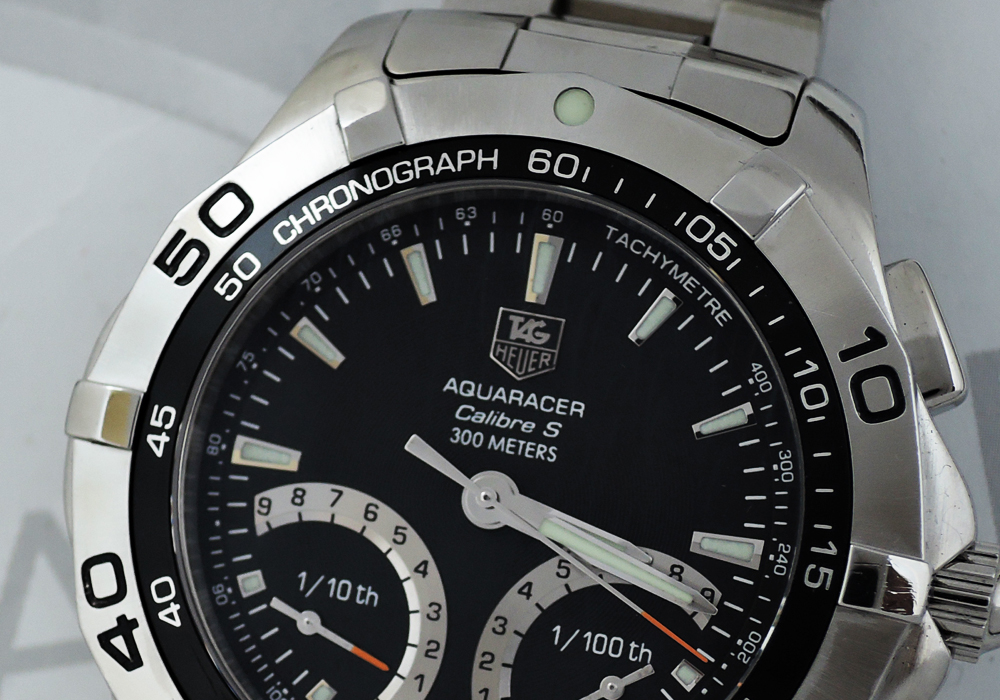 TAG HEUER ニューアクアレーサー 300m クロノグラフ CAF7010 黒文字盤 メンズ腕時計 クォーツ 【委託時計】
