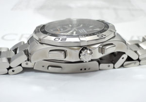 TAG HEUER ニューアクアレーサー 300m クロノグラフ CAF7010 黒文字盤 メンズ腕時計 クォーツ 【委託時計】
