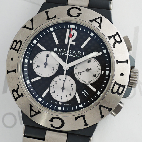 BVLGARI ブルガリ  ディアゴノ チタニウム 腕時計 TI44TACH チタン ラバー  シルバー 黒文字盤 ホワイト クロノグラフ デイト 自動巻き 【本物保証】