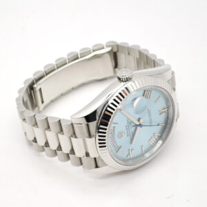 ロレックス デイデイト 40 228236 2024年保証書 アイスブルー ローマン 17cm AT ROLEX Day-Date 40 Ice blue C006211