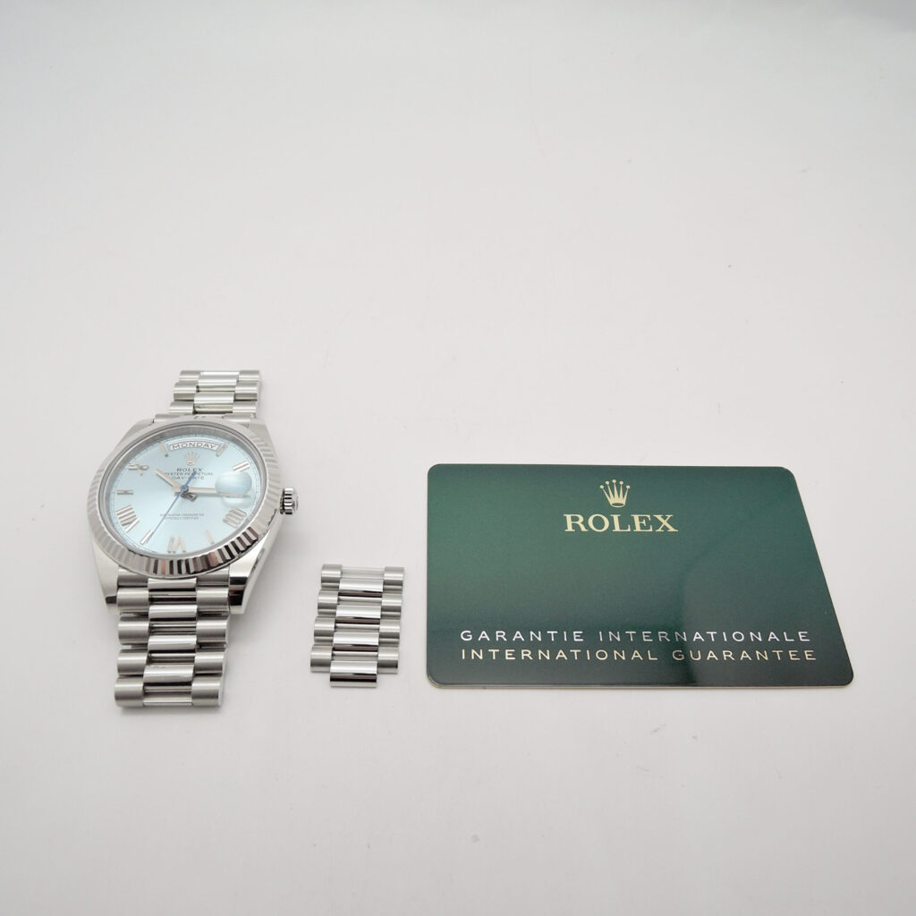 ロレックス デイデイト 40 228236 2024年保証書 アイスブルー ローマン 17cm AT ROLEX Day-Date 40 Ice blue C006211