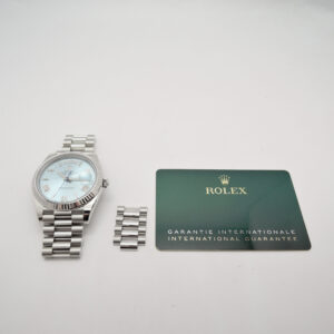 ロレックス デイデイト 40 228236 2024年保証書 アイスブルー ローマン 17cm AT ROLEX Day-Date 40 Ice blue C006211