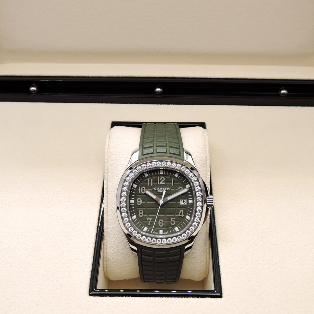 パテックフィリップ アクアノート・ルーチェ 5267/200A-011 カーキグリーン 15.5cm PATEK PHILIPPE Aquanaut Green C006927